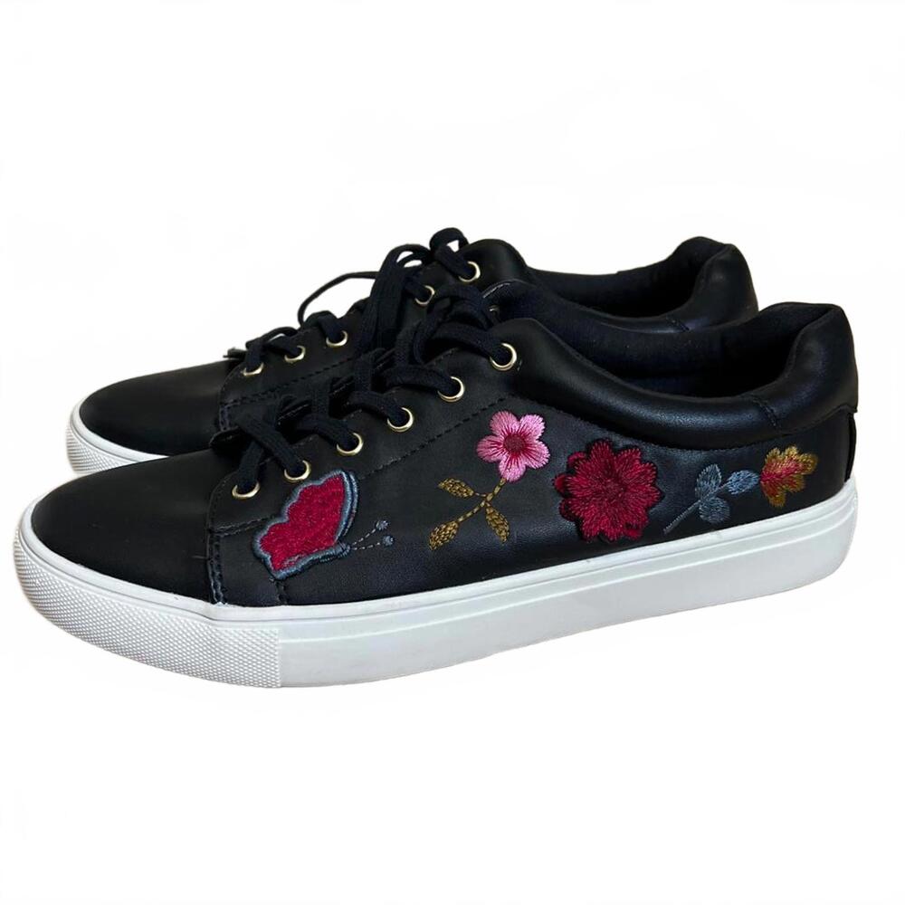Nanette Lepore Wildflower Embroidered Sneakers Black Faux Leather Size 10M - Picture 2 of 8